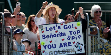 Wimbledon Legends Event: Andreeva Coaches Martinez — Must-See Moments